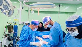 انجام موفق اولین جراحی نوزاد در بیمارستان آیتالله طالقانی ایلام